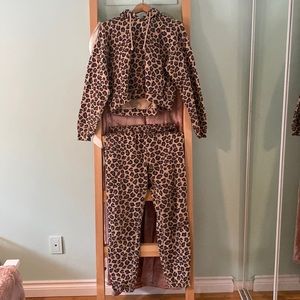 Abercrombie sweatsuit joggers + hoodie leopard print
